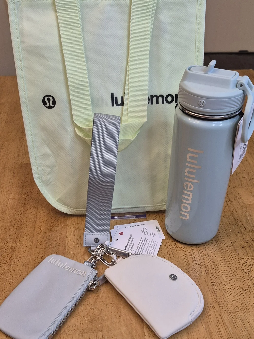Lululemon SET 18 Oz Water Bottle, Dual Pouch Wristlet & Gift Bag Pelican Lt Blue